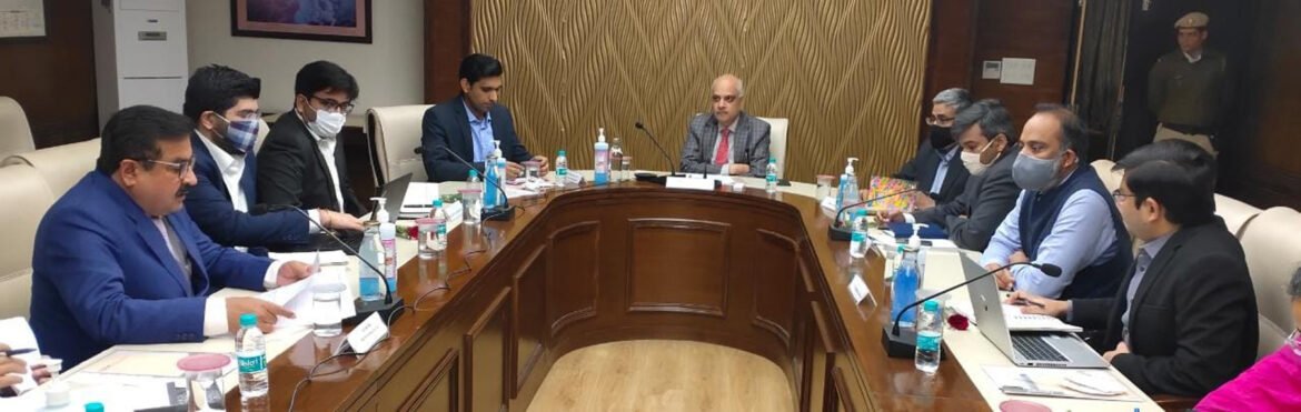 गुरुग्राम में बैठक करके हरियाणा में इंस्टीट्यूट ऑफ इमर्जिंग टेक्नोलॉजी (आईईटी) नामक संस्थान स्थापित करने पर मंथन करते सरकार के अधिकारी व मल्टीनेशनल कंपनियों के अधिकारी।
