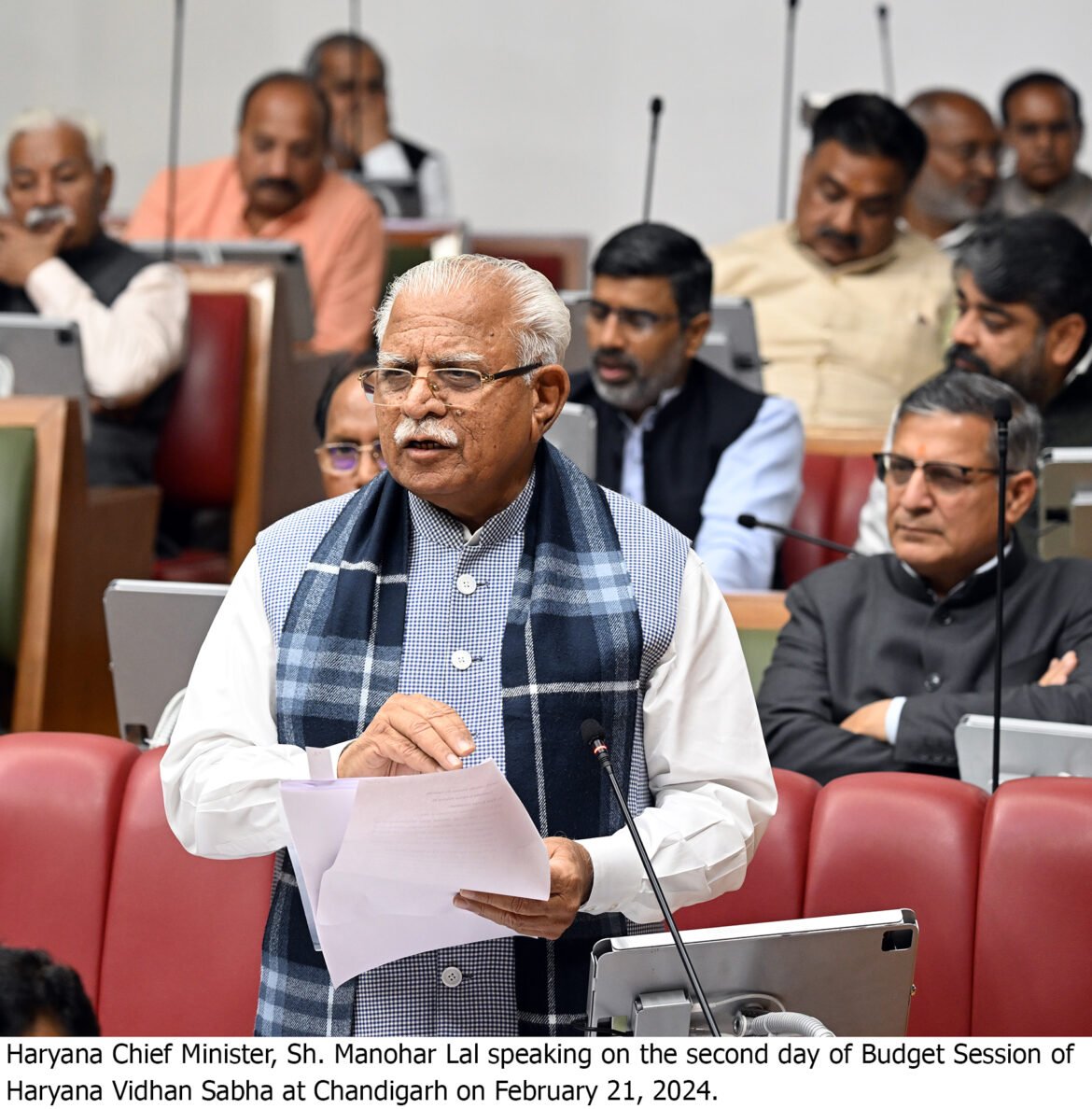 मुख्यमंत्री ने राम मंदिर निर्माण के लिए मोदी का आभार जताने को पेश किया संकल्प पत्र