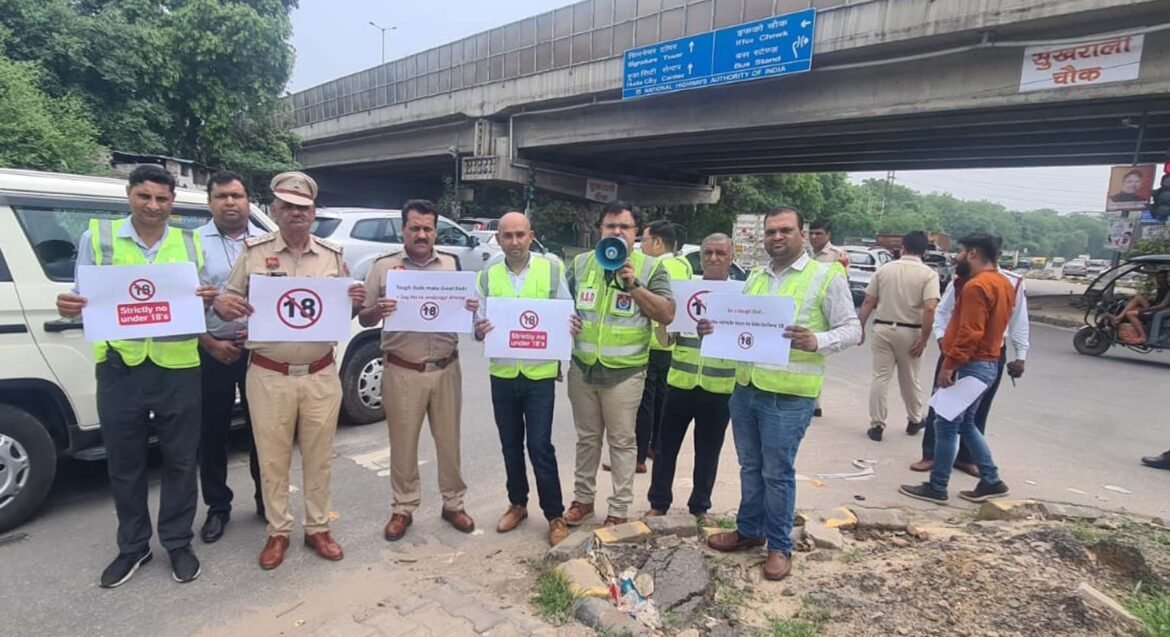 पुलिस ने 18 साल से कम उम्र में वाहन ना चलाने का स्पेशल जागरुकता अभियान चलाया