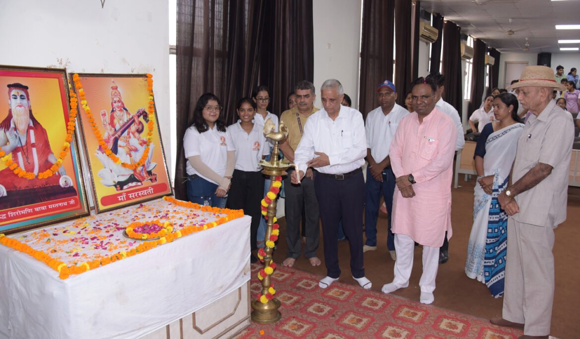बाबा मस्त नाथ विश्वविद्यालय में 56वें विश्व एनएसएस दिवस के अवसर पर कार्यक्रम आयोजित किया गया।