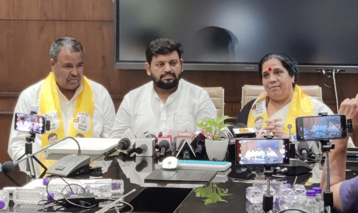  आम आदमी पार्टी की नेता अनुराधा शर्मा ने दिया नवीन गोयल को समर्थन
