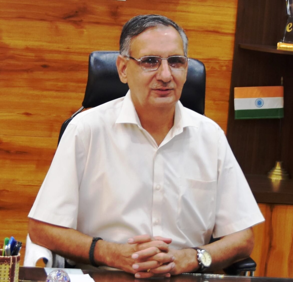 राजनीतिक गतिविधियों से दूर रहे अधिकारी व कर्मचारी :- उपायुक्त एवं जिला निर्वाचन अधिकारी महावीर कौशिक