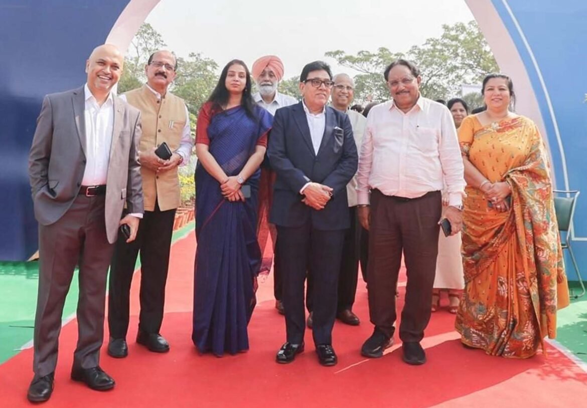 एसजीटी यूनिवर्सिटी में सिनर्जी 2024 कार्यक्रम में मुख्य अतिथि के रूप में पहुंचे बोधराज सीकरी।