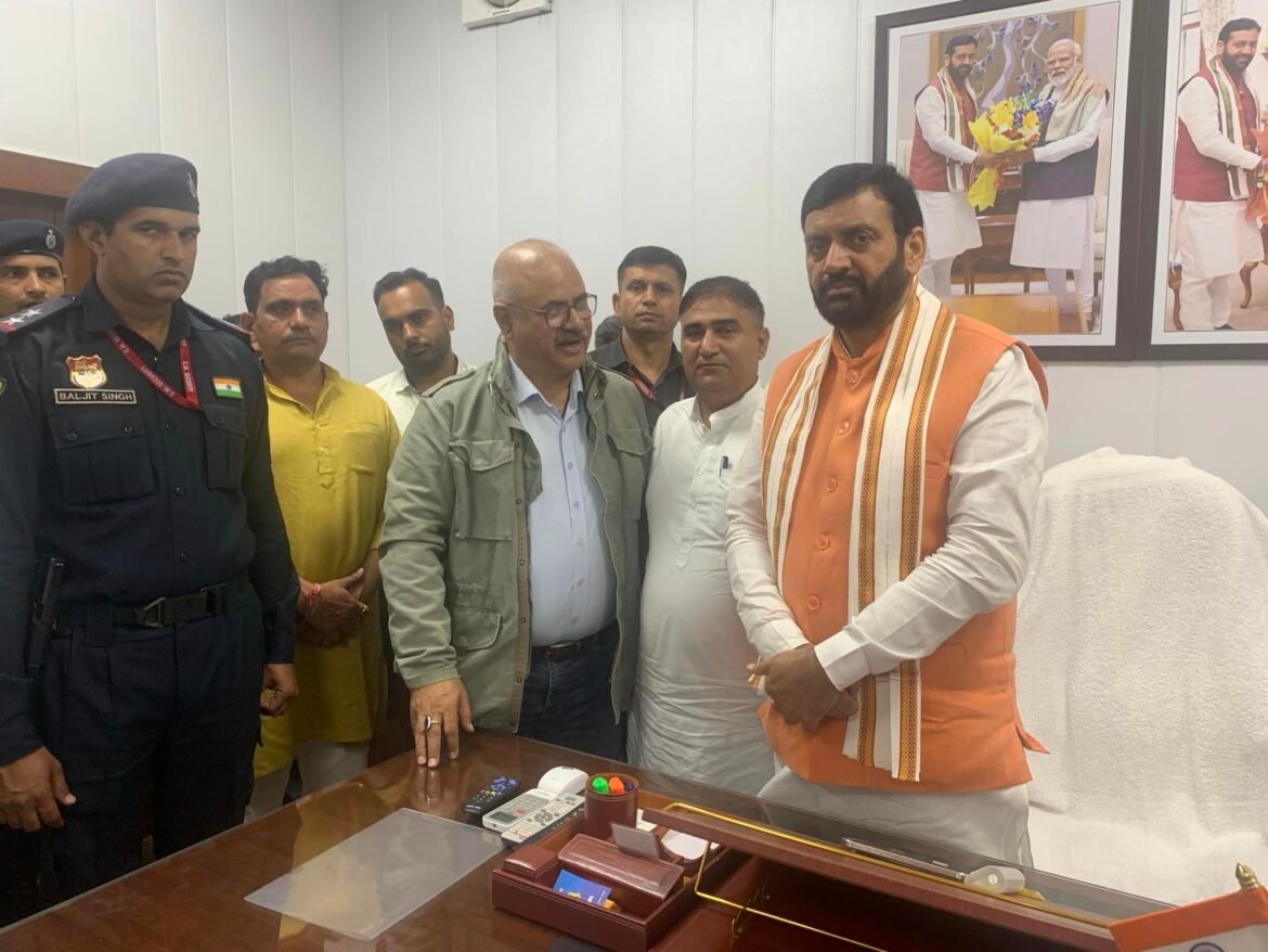 फिल्म के निर्माता-निर्देशक पर कार्रवाई की मांग