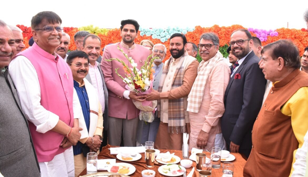 राष्ट्रीय सचिव औमप्रकाश धनखड़ के बेटे आशुतोष के लग्न टीका कार्यक्रम में पहुंचे मुख्यमंत्री श्री नायब सिंह सैनी