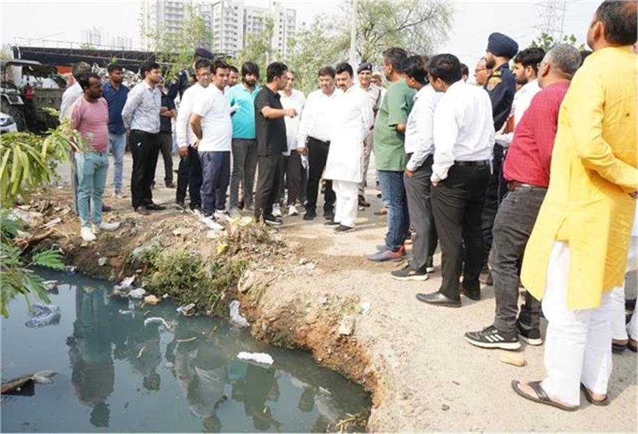 मानसून से पूर्व गुरुग्राम में ड्रेनेज व्यवस्था को दुरुस्त करने के लिए युद्ध स्तर पर प्रयास जारी, मंत्री राव नरबीर सिंह ने किया गुरुग्राम शहर का दौरा