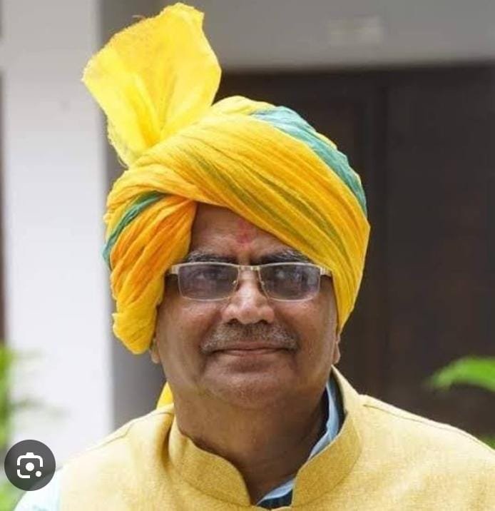 प्रधानमंत्री नरेंद्र मोदी ने 12 मई को अपने राष्ट्र के नाम सम्बोधन किया। उन्होंने ने अपने संबोधन में जितनी स्पष्टवादिता, दृढ़ता और विश्वास के साथ सधे और नपेतुले शब्दों में अपनी बात विश्व के समक्ष रखी है, ऐसा साहस उनका कोई पूर्ववर्ती दिखा नही सका। संबोधन में उन्होंने “न्यू नॉर्मल” शब्द का प्रयोग किया जिसके मायने समझना आज सम सामयिक है।