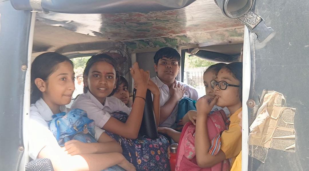 भिवानी में शिक्षा विभाग की स्कूलों में छापेमारी की औपचारिकता,  डीईओ ने विद्यालयों का रिकार्ड जांचा, गैर मान्यता प्राप्त के खिलाफ की कार्रवाई का दावां