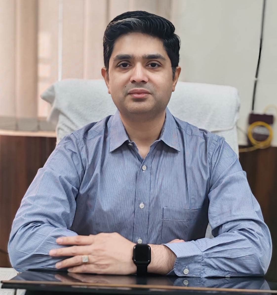 हिसार शहर में ट्रैफिक दबाव कम करने व सडक़ अधोसंरचना सुदृढ़ करने की परियोजना पर हुई बैठक हिसार शहर को ट्रैफिक जाम से मुक्त करने हेतु कैबिनेट मंत्री रणबीर सिंह गंगवा ने दिए निर्देश