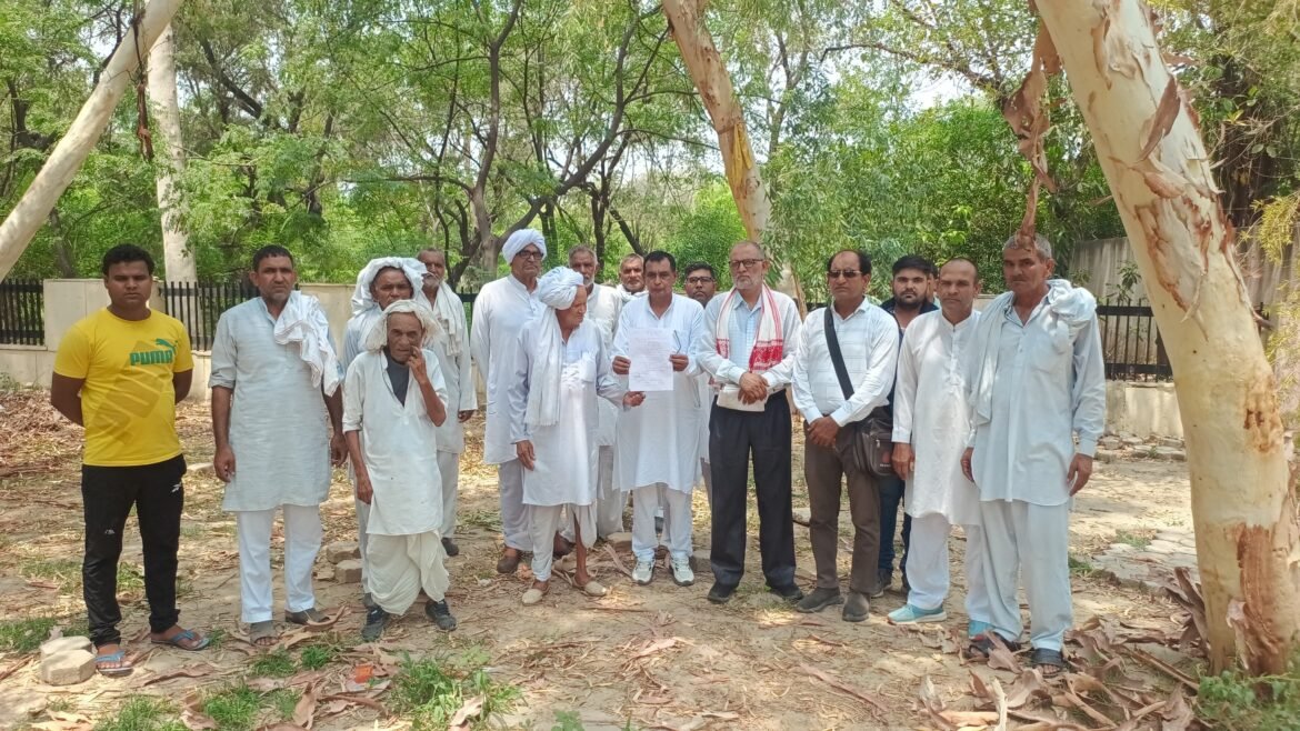 पानी को तरस रहे किसान,
