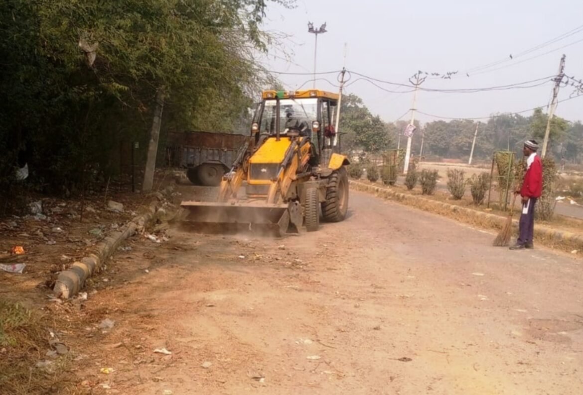 डीसी के आदेशों पर सनसिटी के सामने दुरूस्त हुई सफाई व्यवस्था