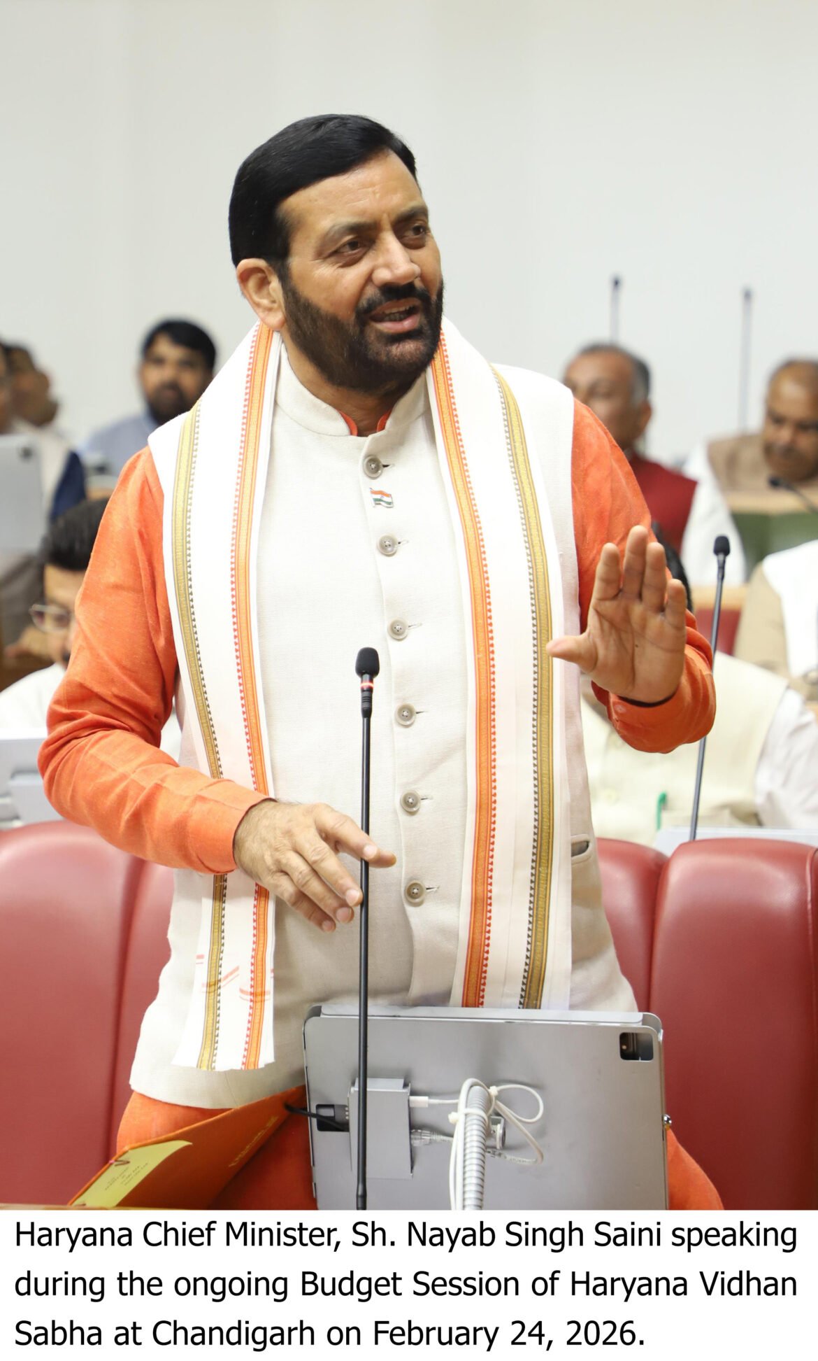 लोकतंत्र में सभी को प्रदर्शन करने का अधिकार, लेकिन सदन की मर्यादा भी जरूरी : मुख्यमंत्री