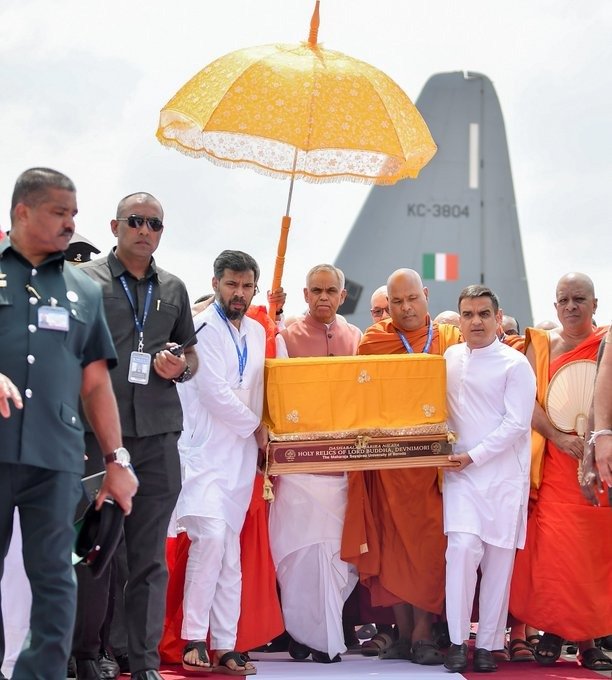 प्रधानमंत्री ने देवनीमोरी के पवित्र अवशेषों की प्रदर्शनी का उद्घाटन करने के लिए श्रीलंका के राष्ट्रपति के प्रति आभार व्यक्त किया