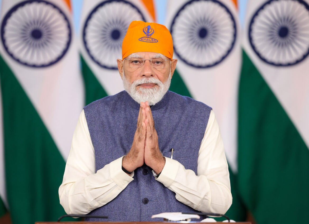 प्रधानमंत्री श्री नरेन्द्र मोदी ने श्री गुरु तेग बहादुर जी के 350वें शहीदी समागम को संबोधित किया; सिख समुदाय और सामाजिक एकता के लिए शुरू की गई पहलों का उल्लेख किया