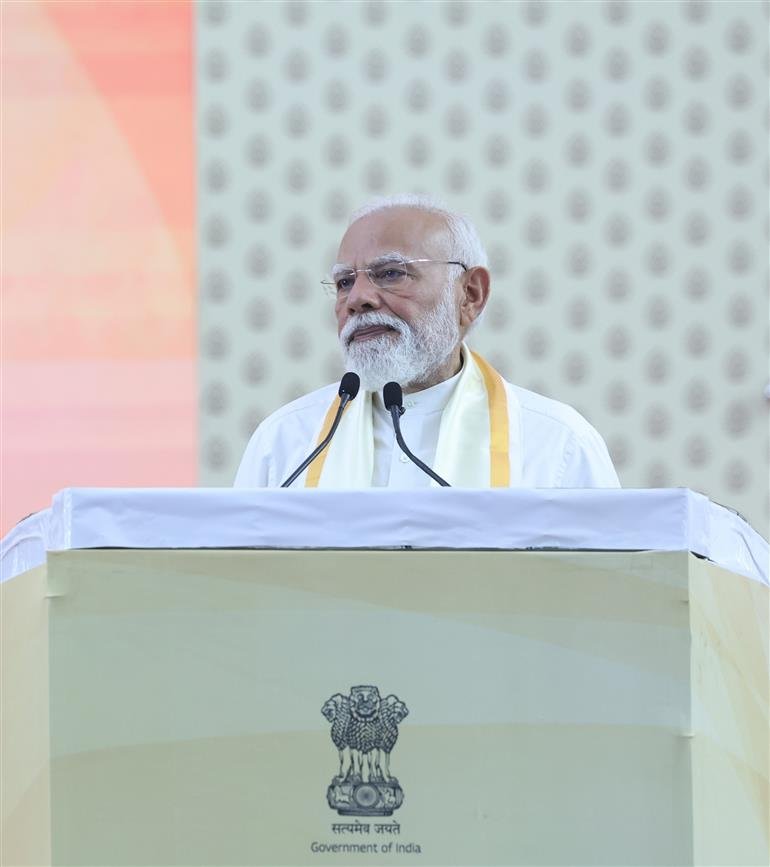 केरल के एर्नाकुलम में विकास परियोजनाओं के शुभारंभ के दौरान प्रधानमंत्री के संबोधन का मूल पाठ