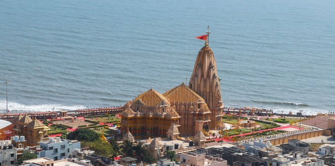 प्रधानमंत्री ने वडोदरा जाते समय सोमनाथ मंदिर की एक तस्वीर साझा की