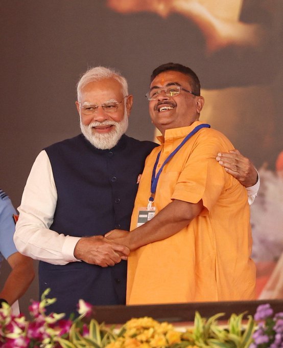 प्रधानमंत्री ने श्री सुवेंदु अधिकारी को पश्चिम बंगाल के मुख्यमंत्री पद की शपथ लेने  पर बधाई दी