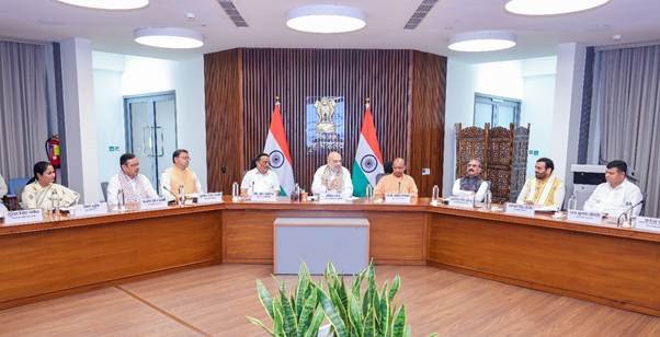 केन्द्रीय गृह एवं सहकारिता मंत्री श्री अमित शाह एवं केन्द्रीय जल शक्ति मंत्री श्री सी आर पाटिल की उपस्थिति में उत्तर प्रदेश, उत्तराखंड, हिमाचल प्रदेश, राजस्थान, दिल्ली और हरियाणा के मुख्यमंत्रियों ने किशाऊ बहुउद्देशीय परियोजना समझौते पर हस्ताक्षर किए